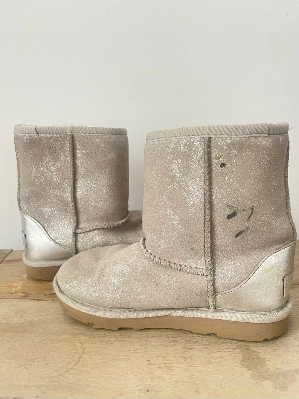 Ugg Kids Cozy Shearling-Lined Boots - light metallic silver grayish beige